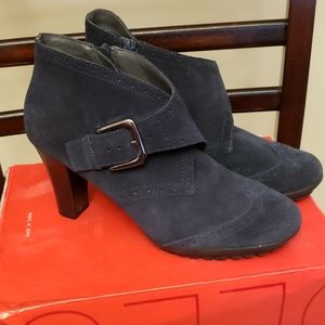 Aerosols Shoes Blue suede heel bootie sz8m